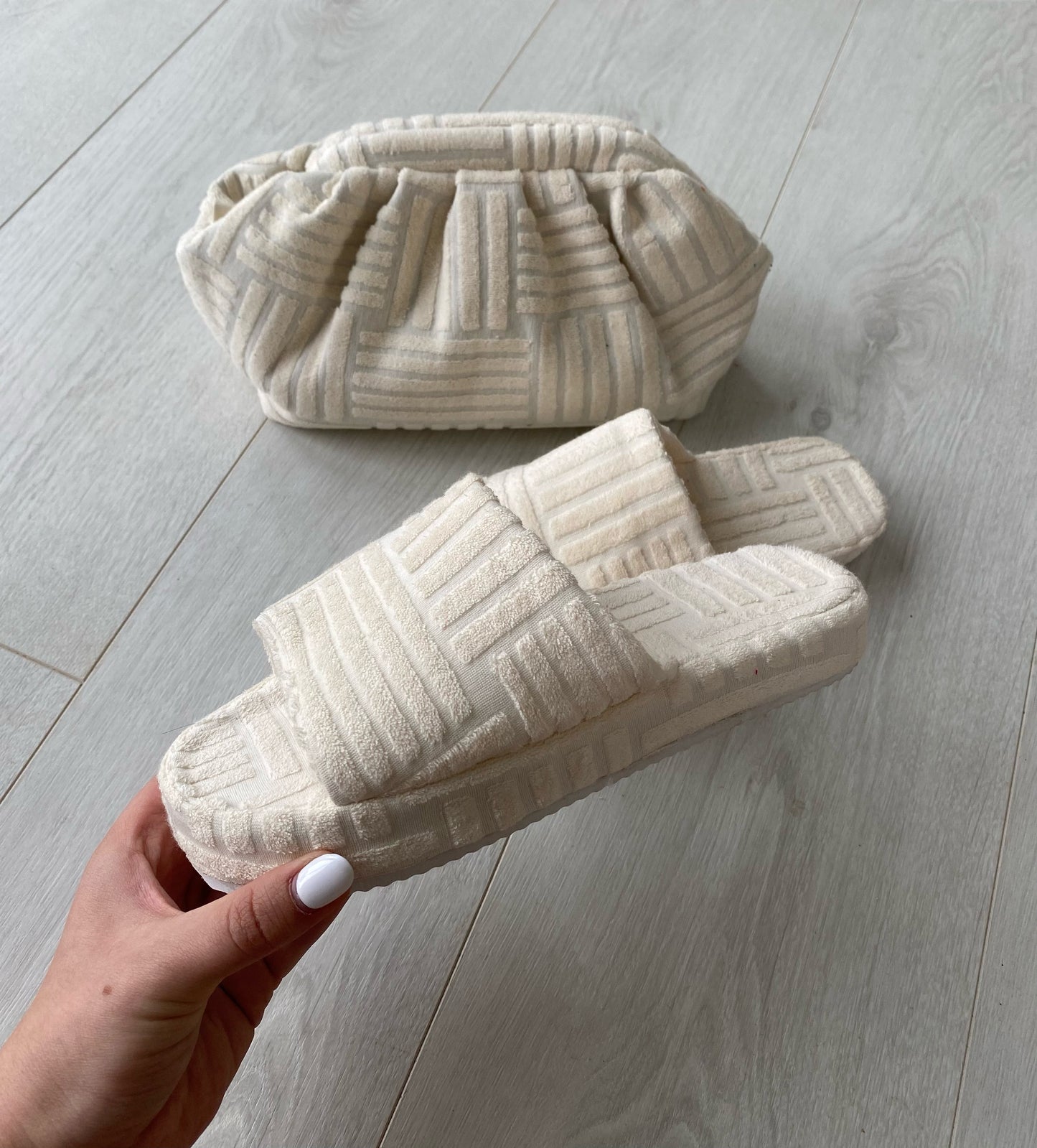CREAM TOWELLING SLIDER