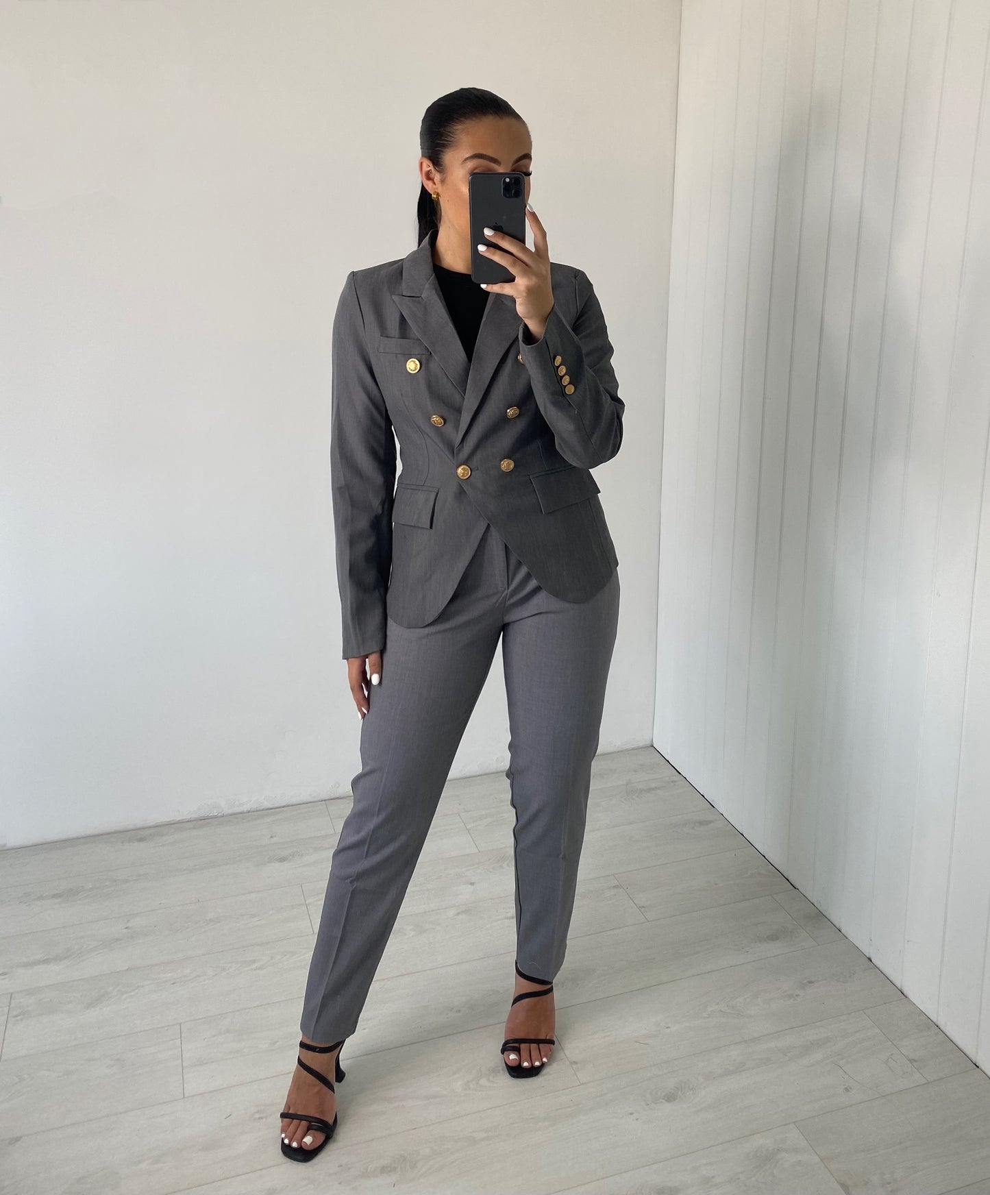 GREY SHOULDER PADDED BLAZER