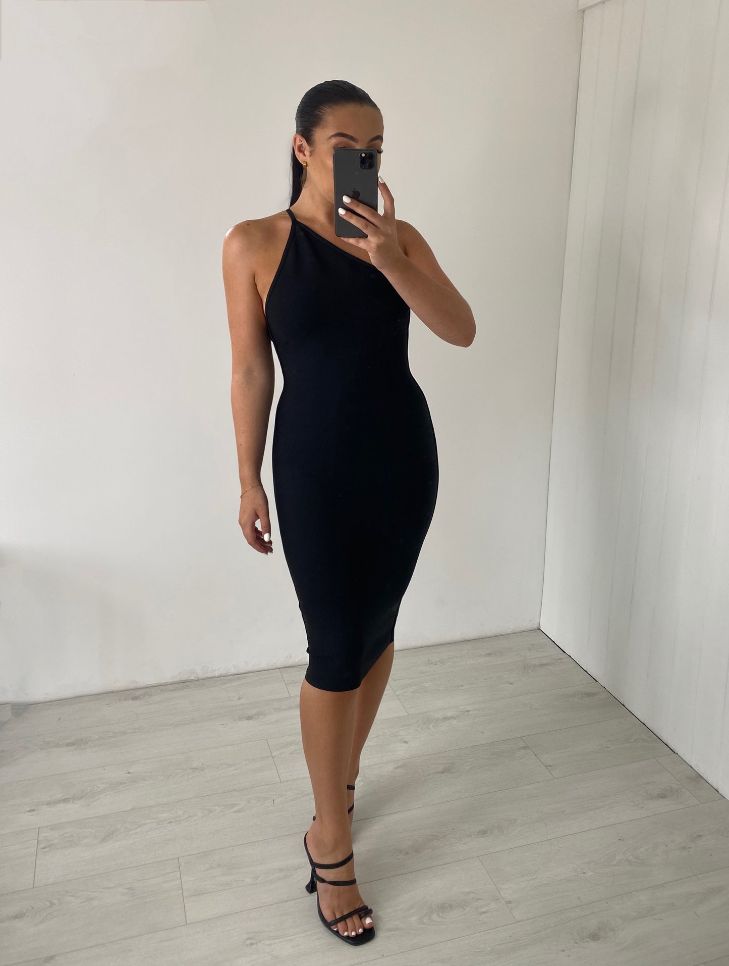 BLACK BANDAGE SCUPLT ONE SHOULDER MIDI DRESS