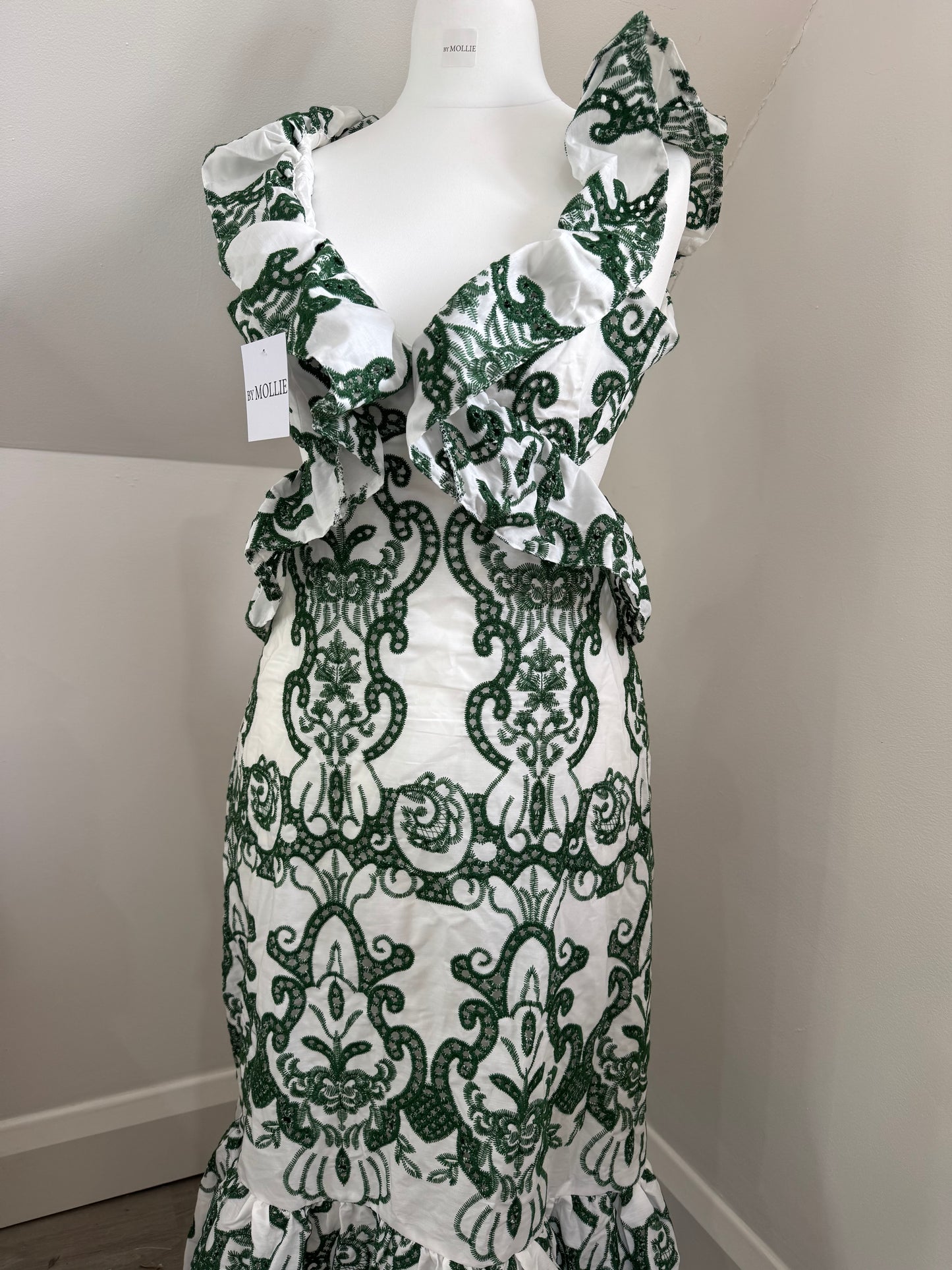 GREEN EMBROIDERED BACKLESS MAXI DRESS