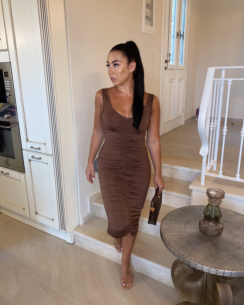 BROWN RUCHED MIDAXI DRESS