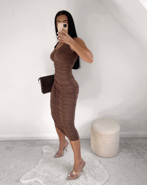 BROWN RUCHED MIDAXI DRESS