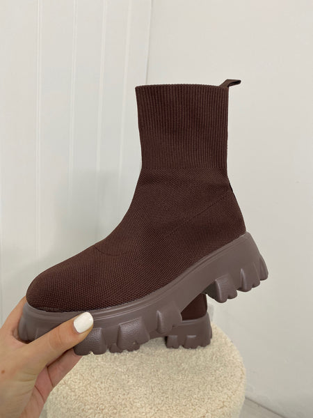 BROWN KNIT CHUNKY BOOTS