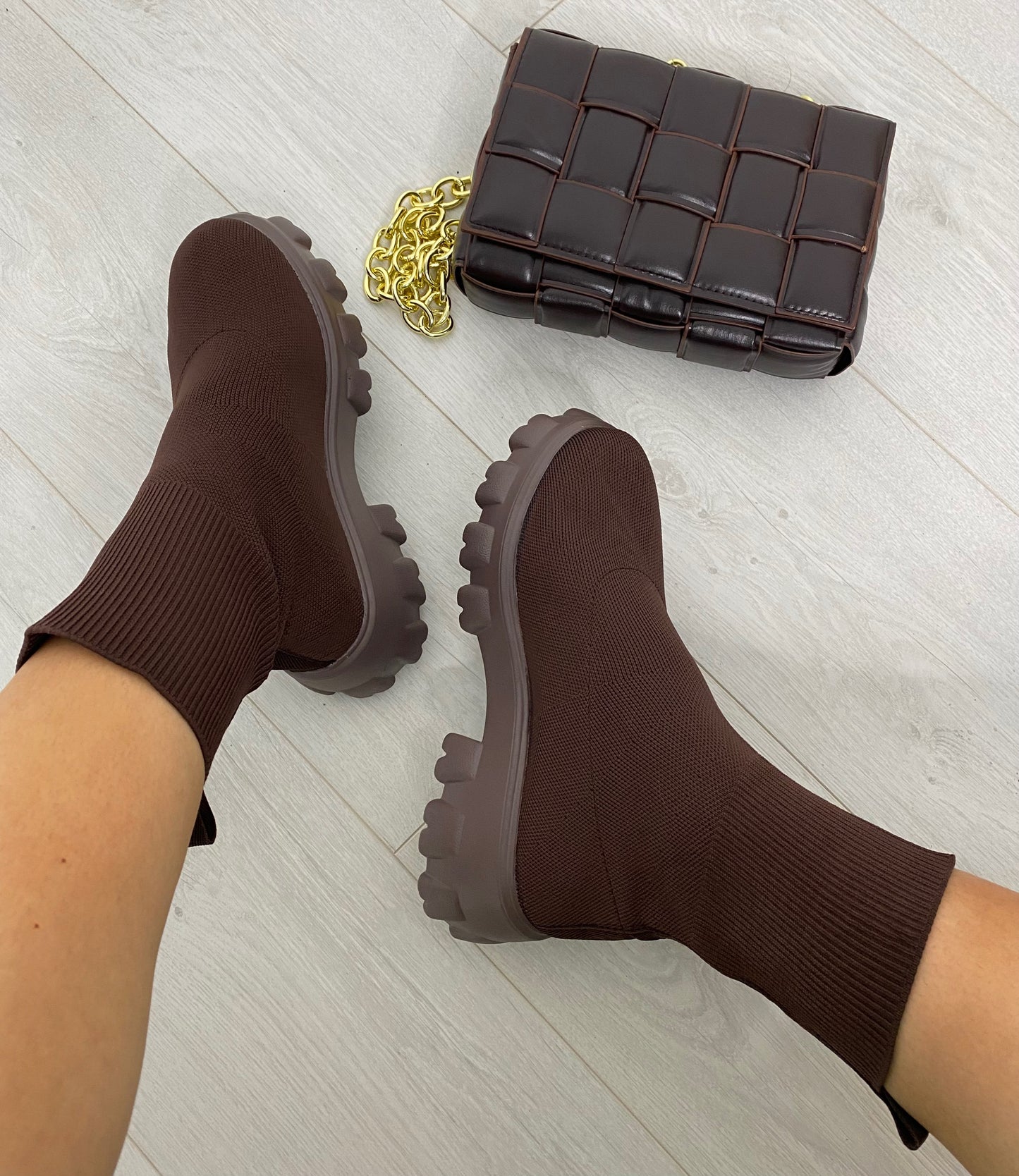 BROWN KNIT CHUNKY BOOTS