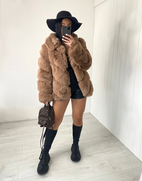 CAMEL COLLARED FAUX FUR COAT