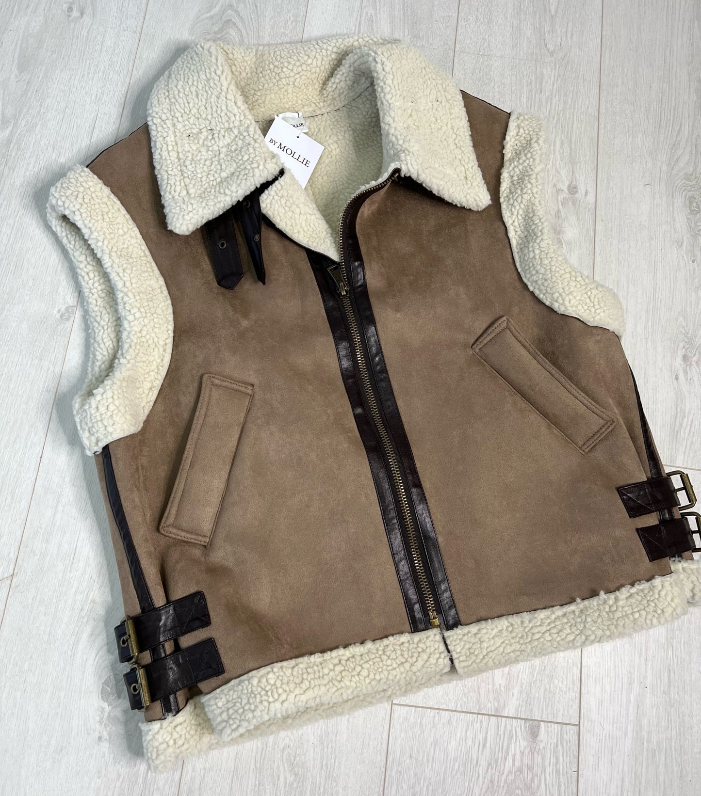 CONTRAST SHEARLING GILET