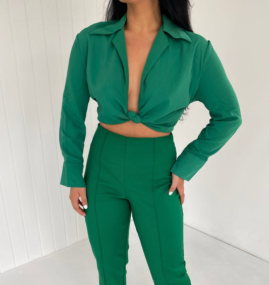 GREEN KNOT FRONT CROP SHIRT