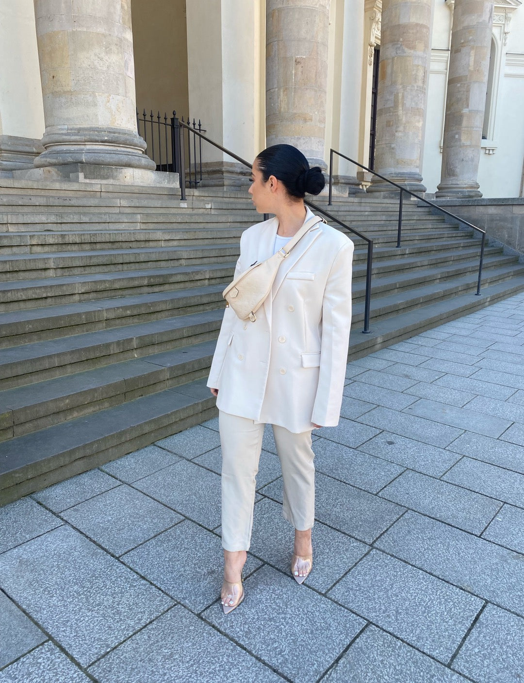 ECRU OVERSIZED BLAZER