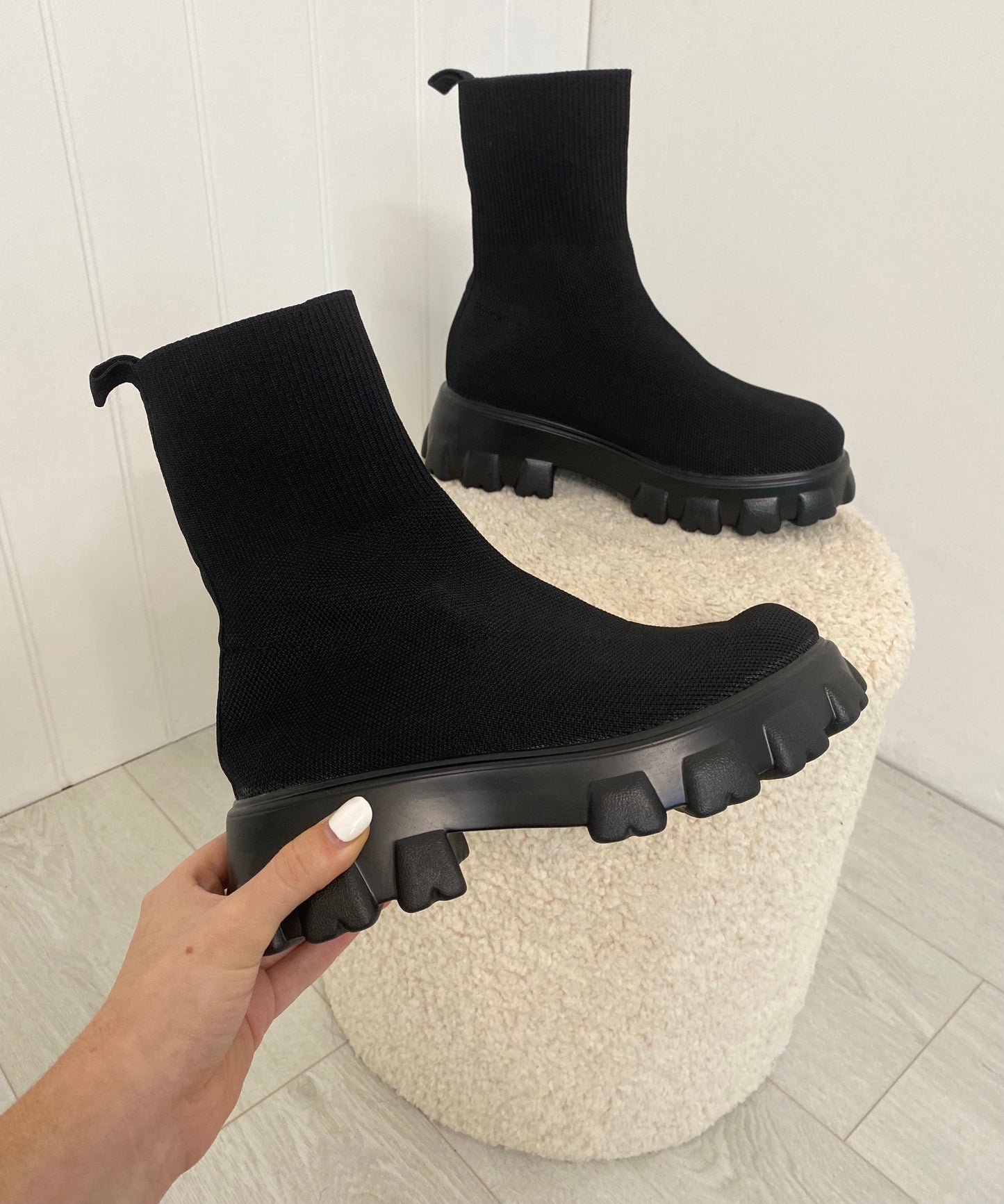 BLACK KNIT CHUNKY BOOTS
