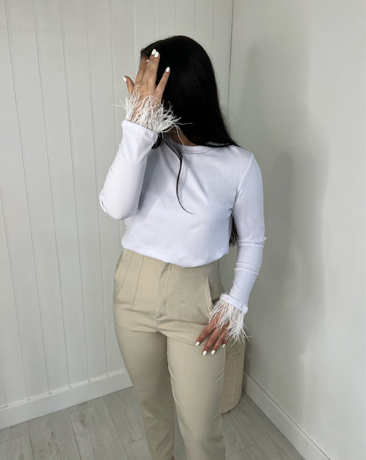 WHITE FEATHER CUFF LONG SLEEVE T-SHIRT