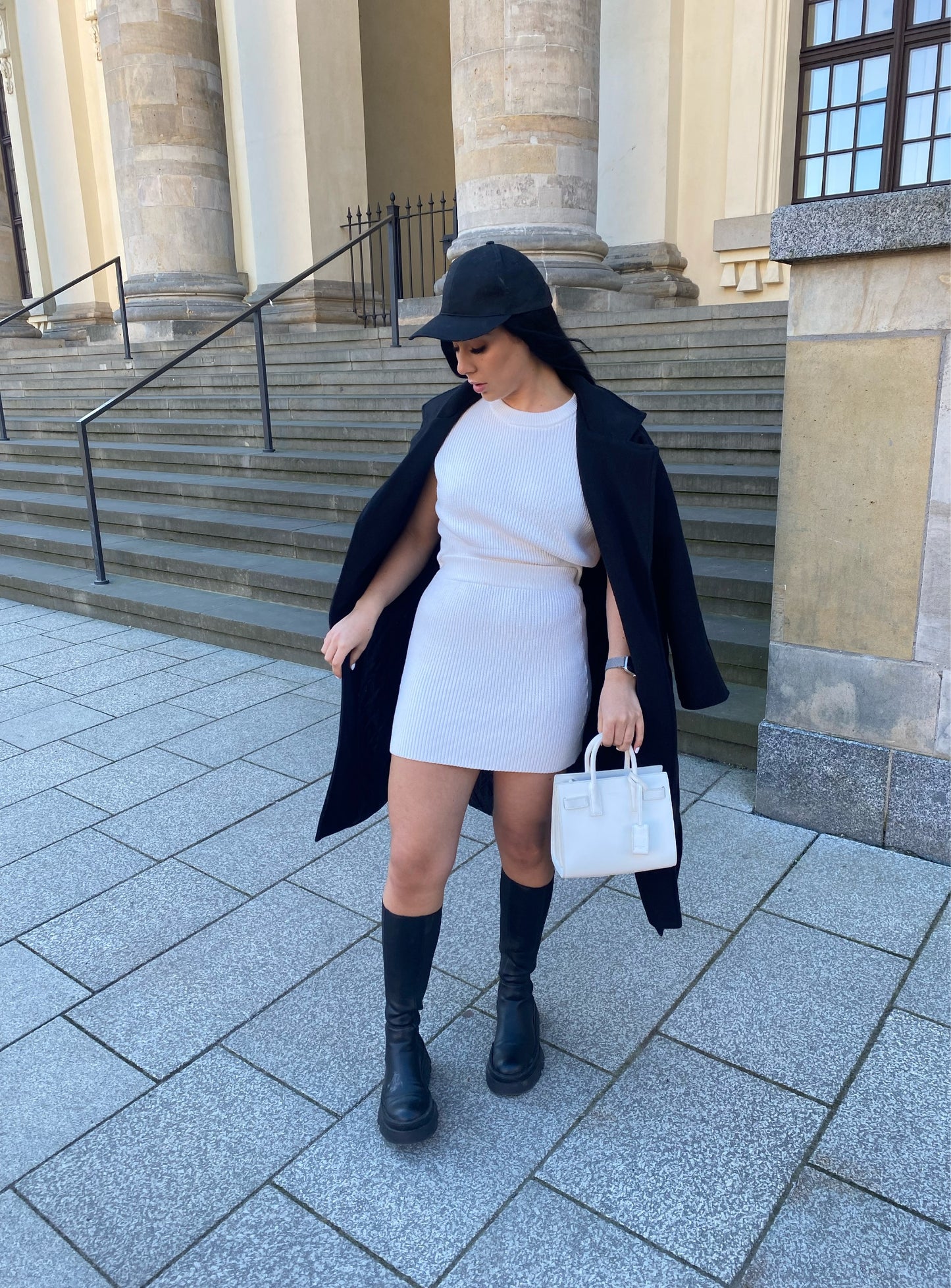 WHITE SLEEVELESS JUMPER AND KNIT SKIRT CO-ORD