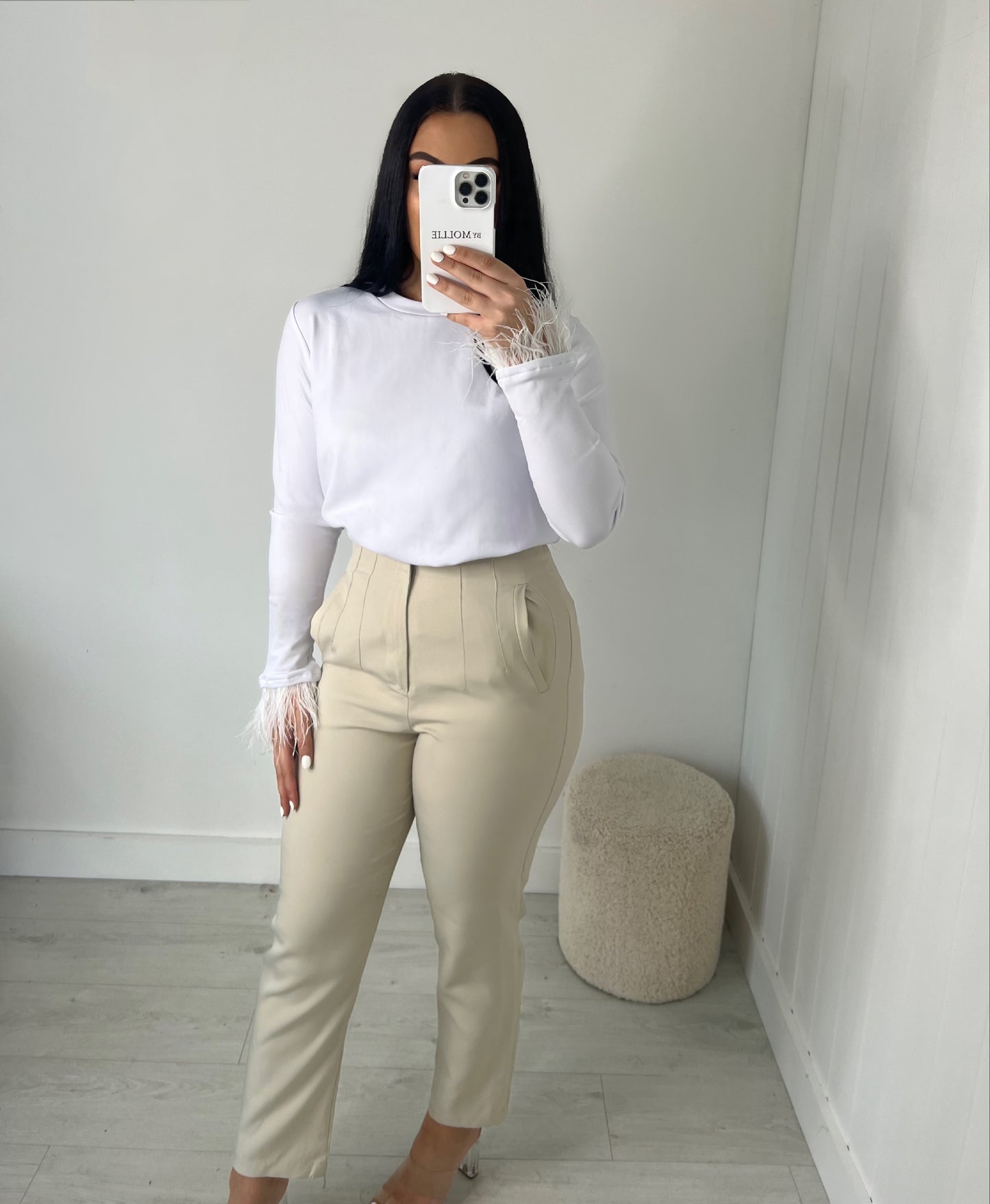WHITE FEATHER CUFF LONG SLEEVE T-SHIRT