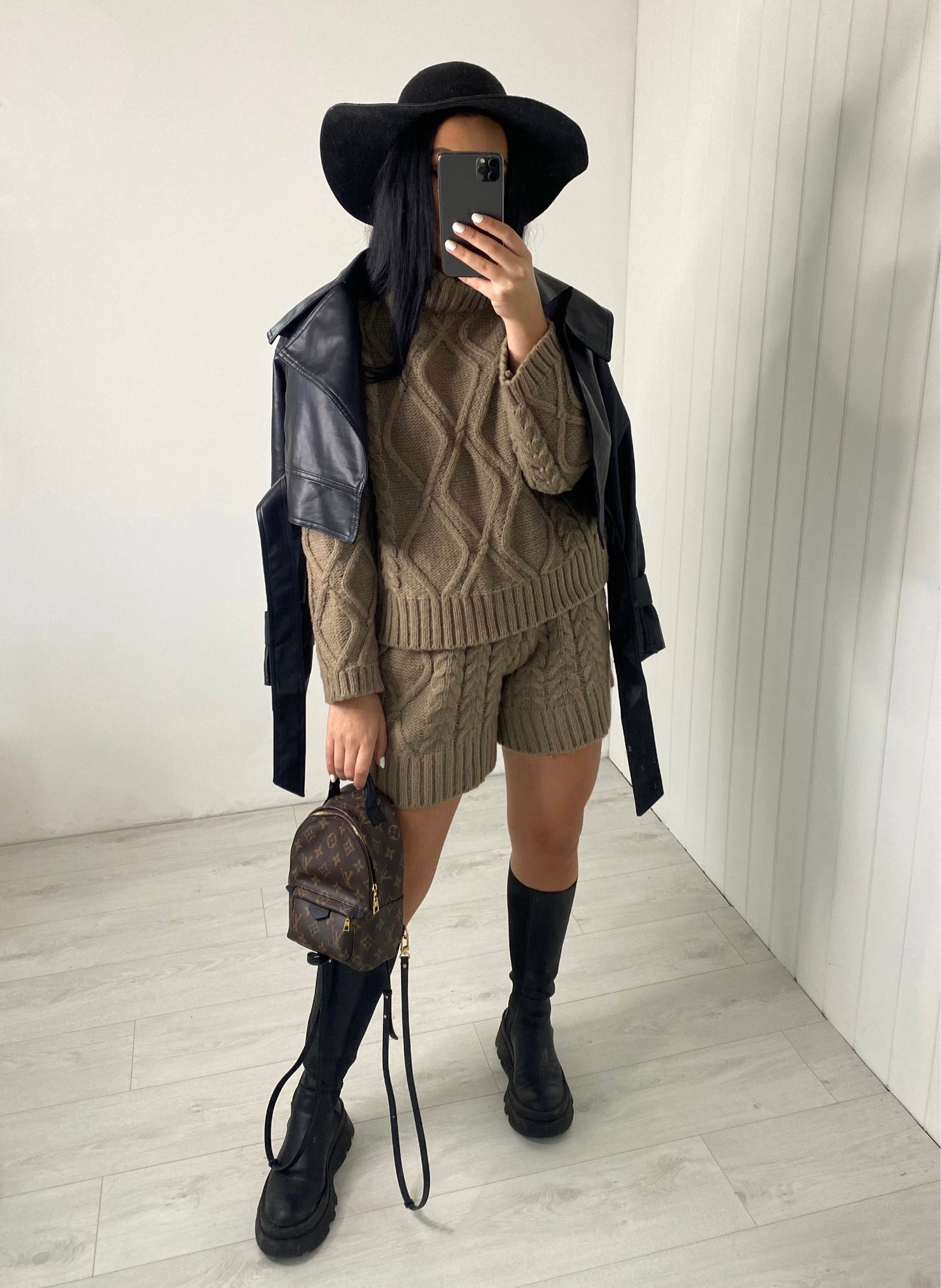 TAUPE CABLE KNIT JUMPER AND SHORTS CO-ORD