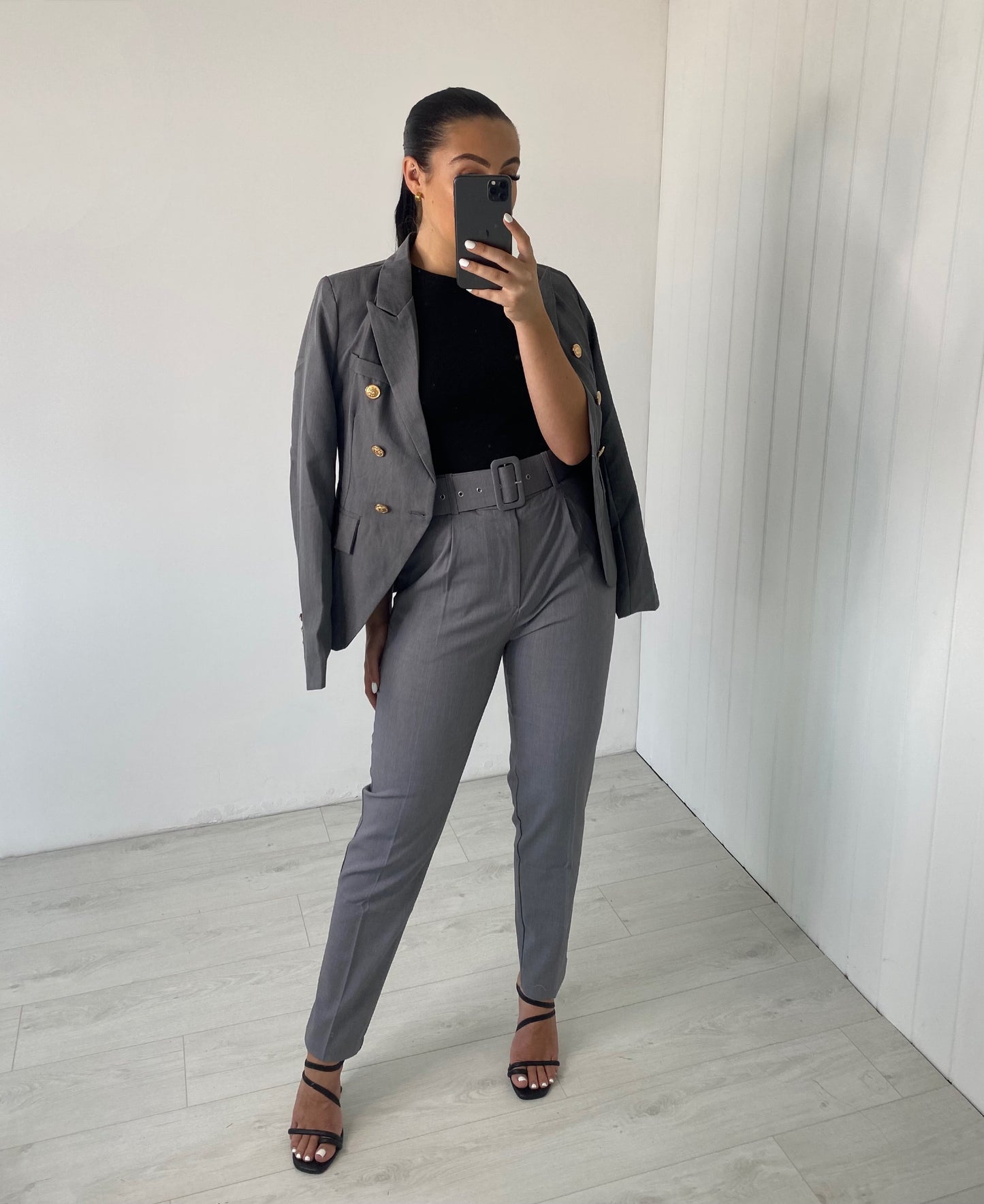 GREY SHOULDER PADDED BLAZER