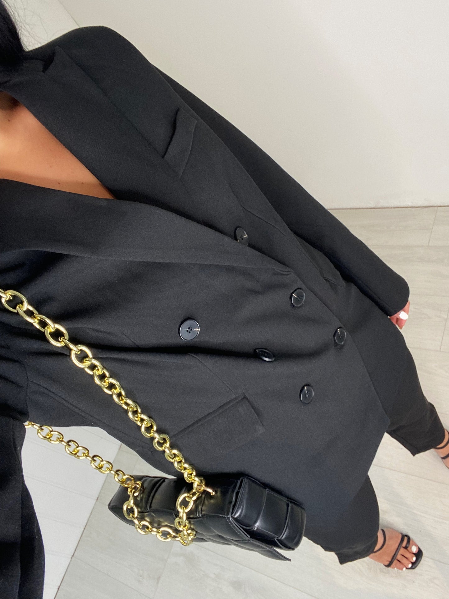 BLACK OVERSIZED BLAZER
