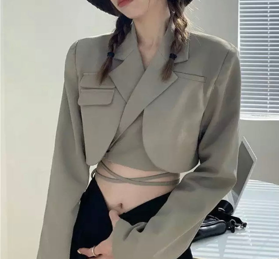 GREY TIE WAIST CROP BLAZER