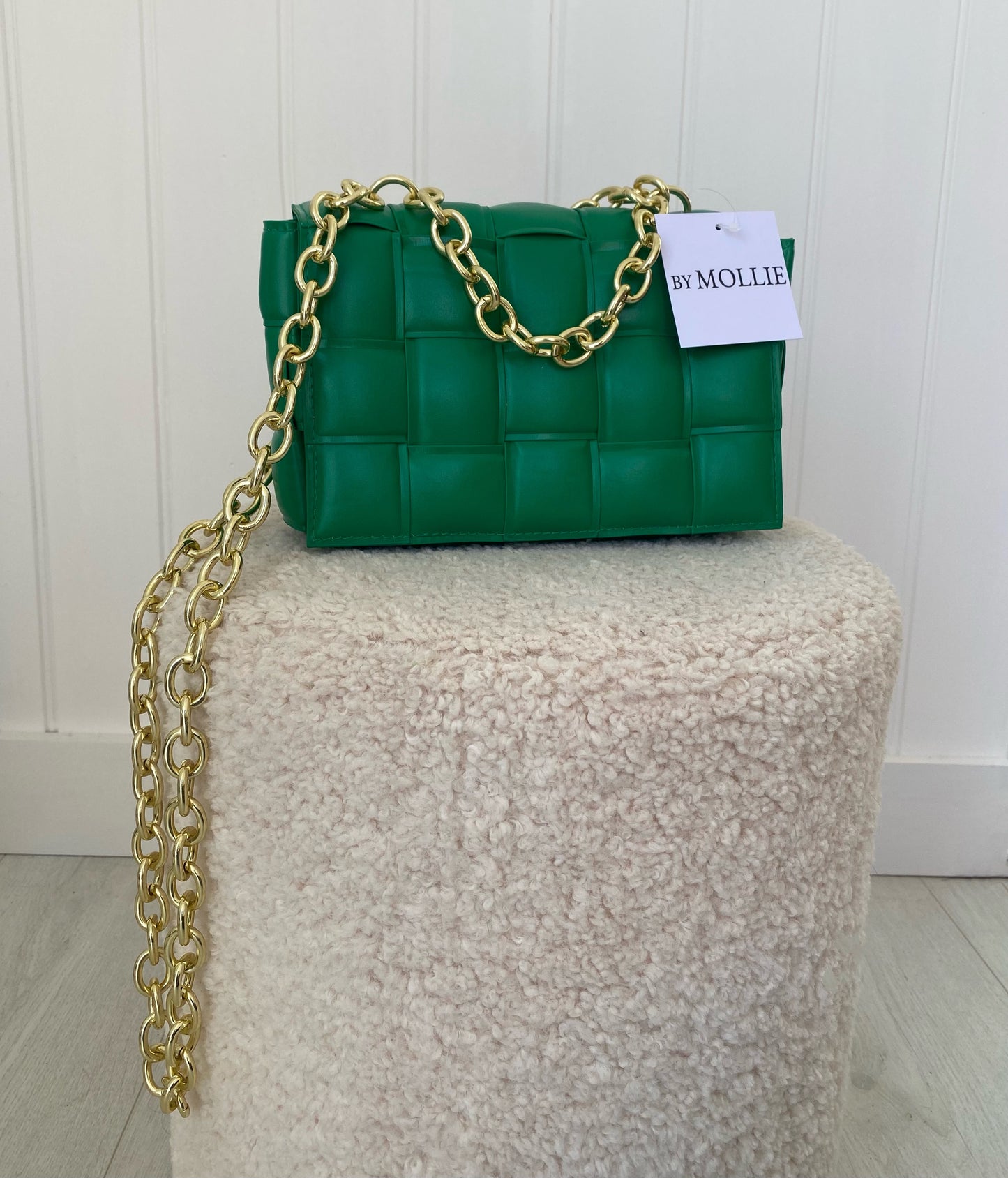 QUILTED VEGAN LEATHER BAG WITH GOLD CHAIN STRAP