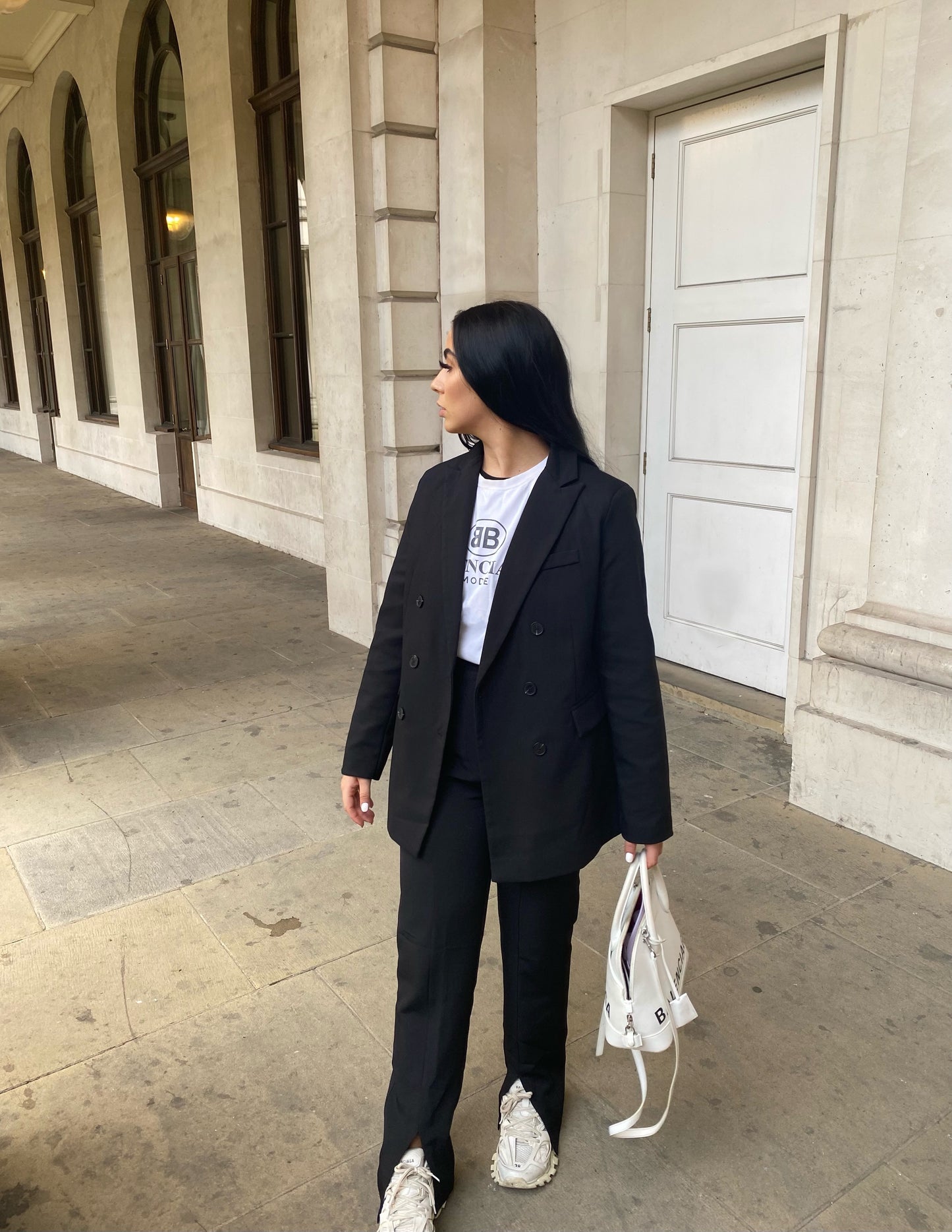BLACK OVERSIZED BLAZER