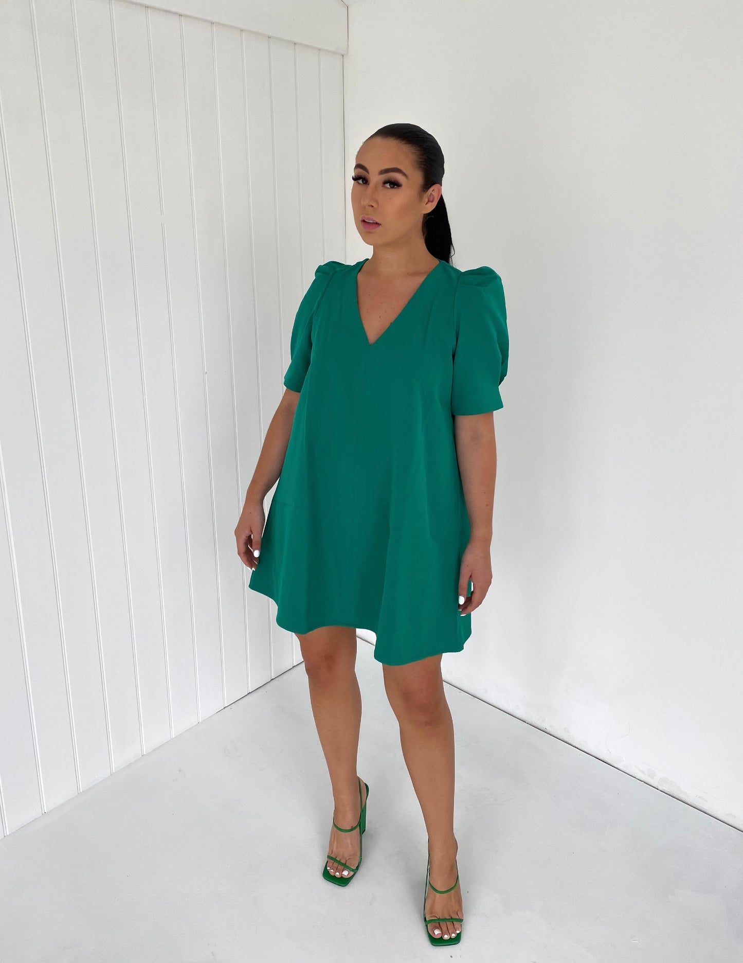 GREEN V-NECK SMOCK DRESS