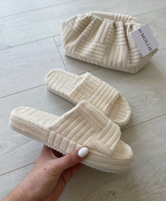 CREAM TOWELLING SLIDER
