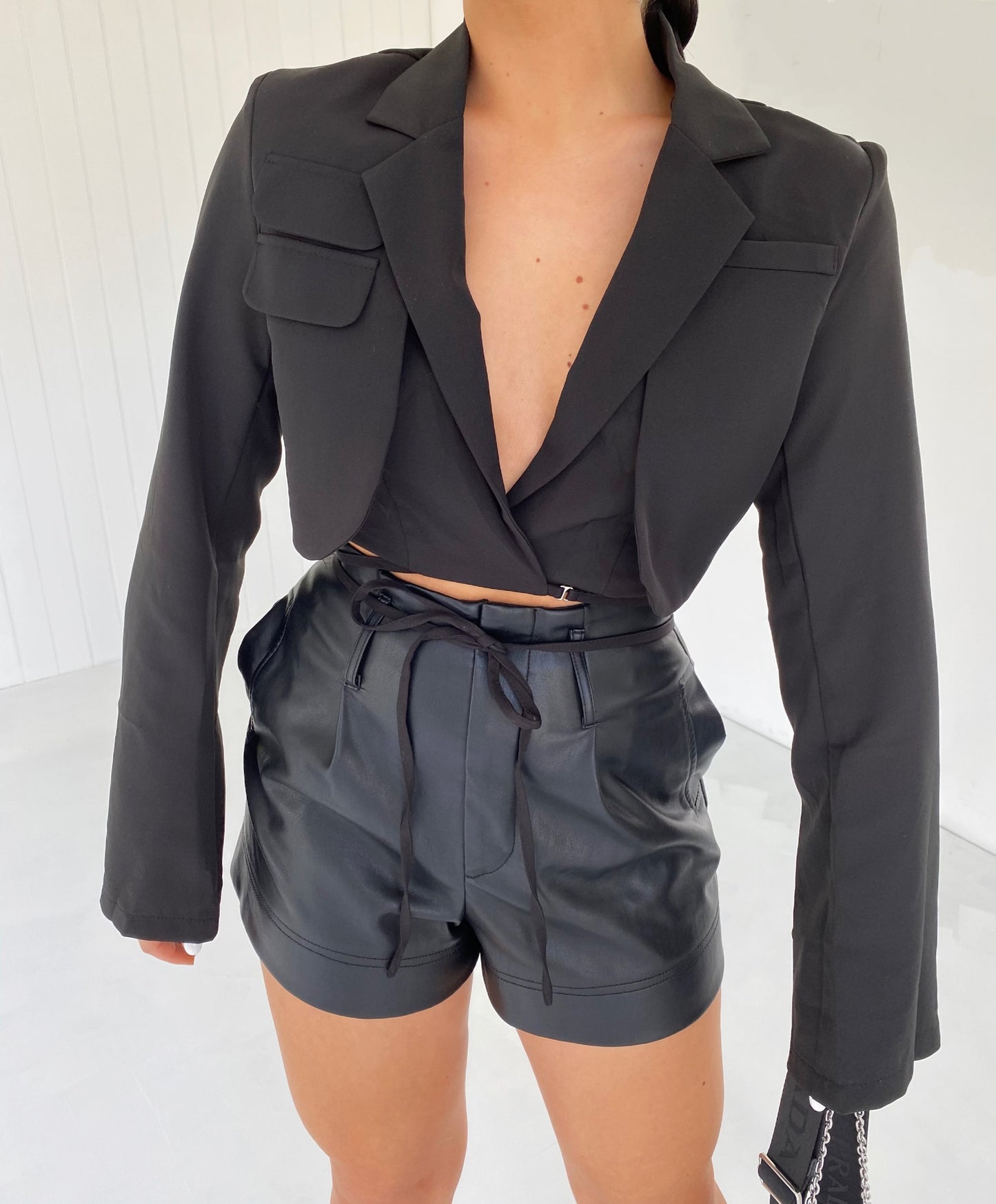 BLACK TIE WAIST CROP BLAZER