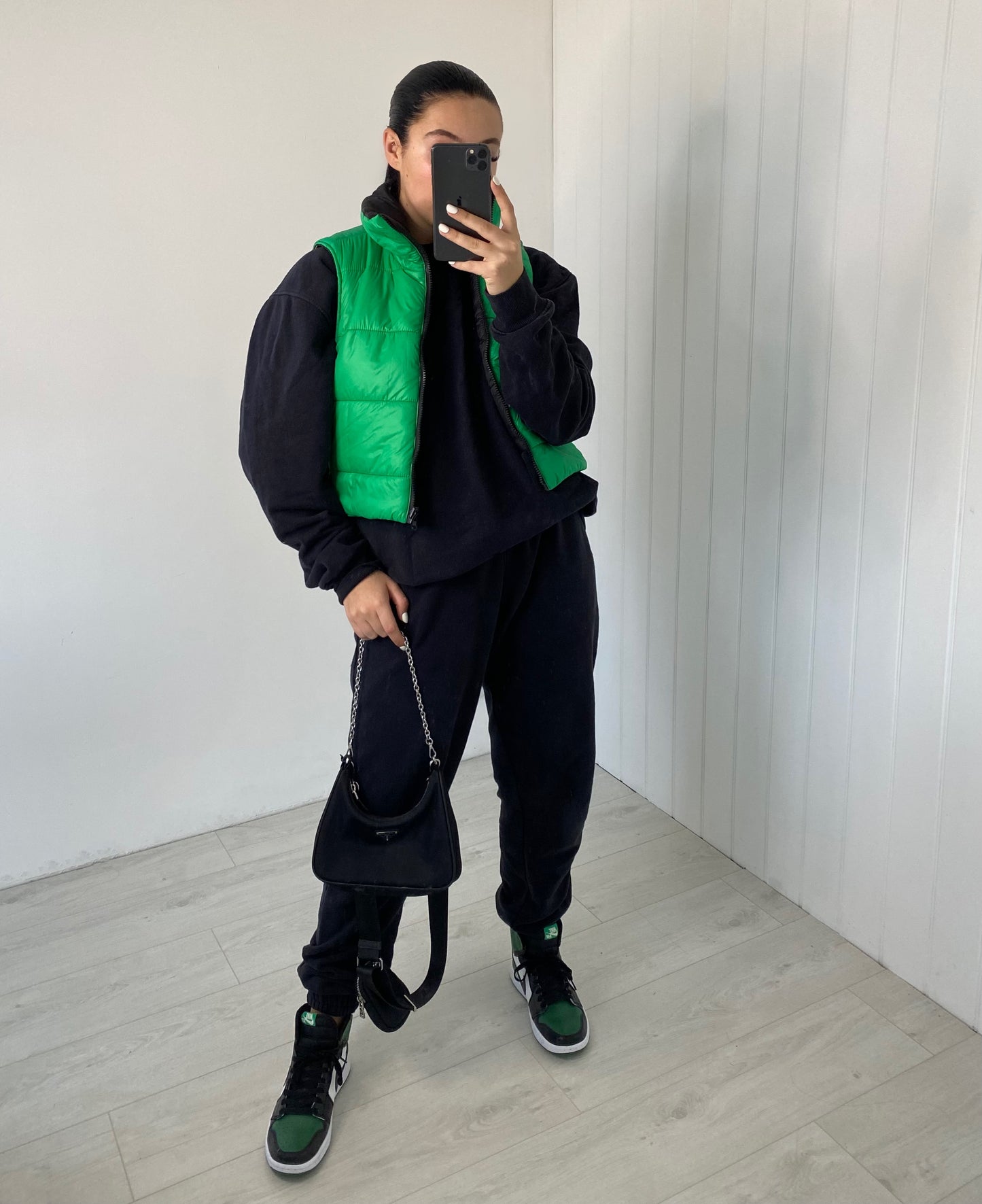 GREEN AND BLACK CROPPED REVERSIBLE BODYWARMER