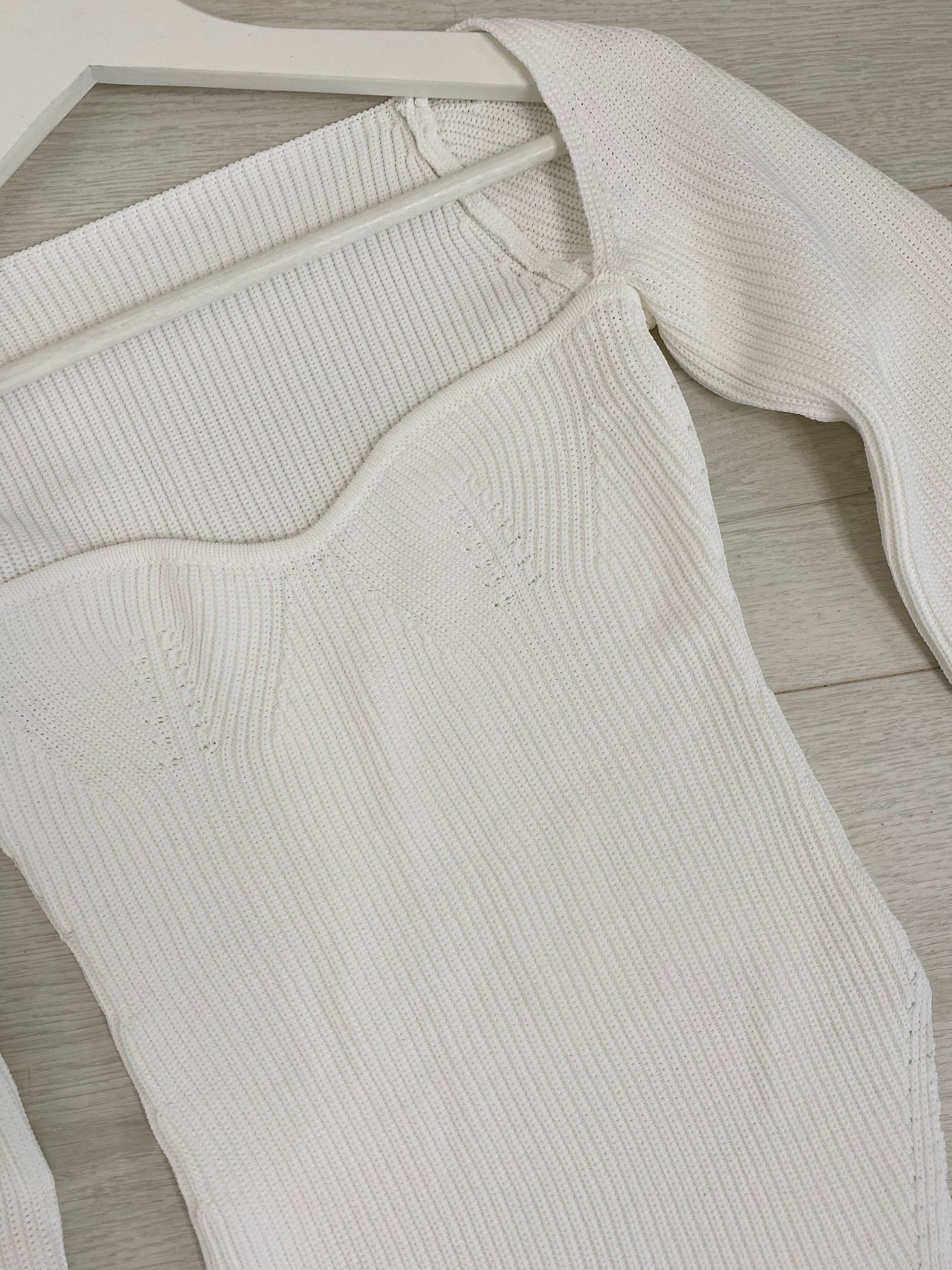 WHITE SQUARE NECK KNITTED JUMPER