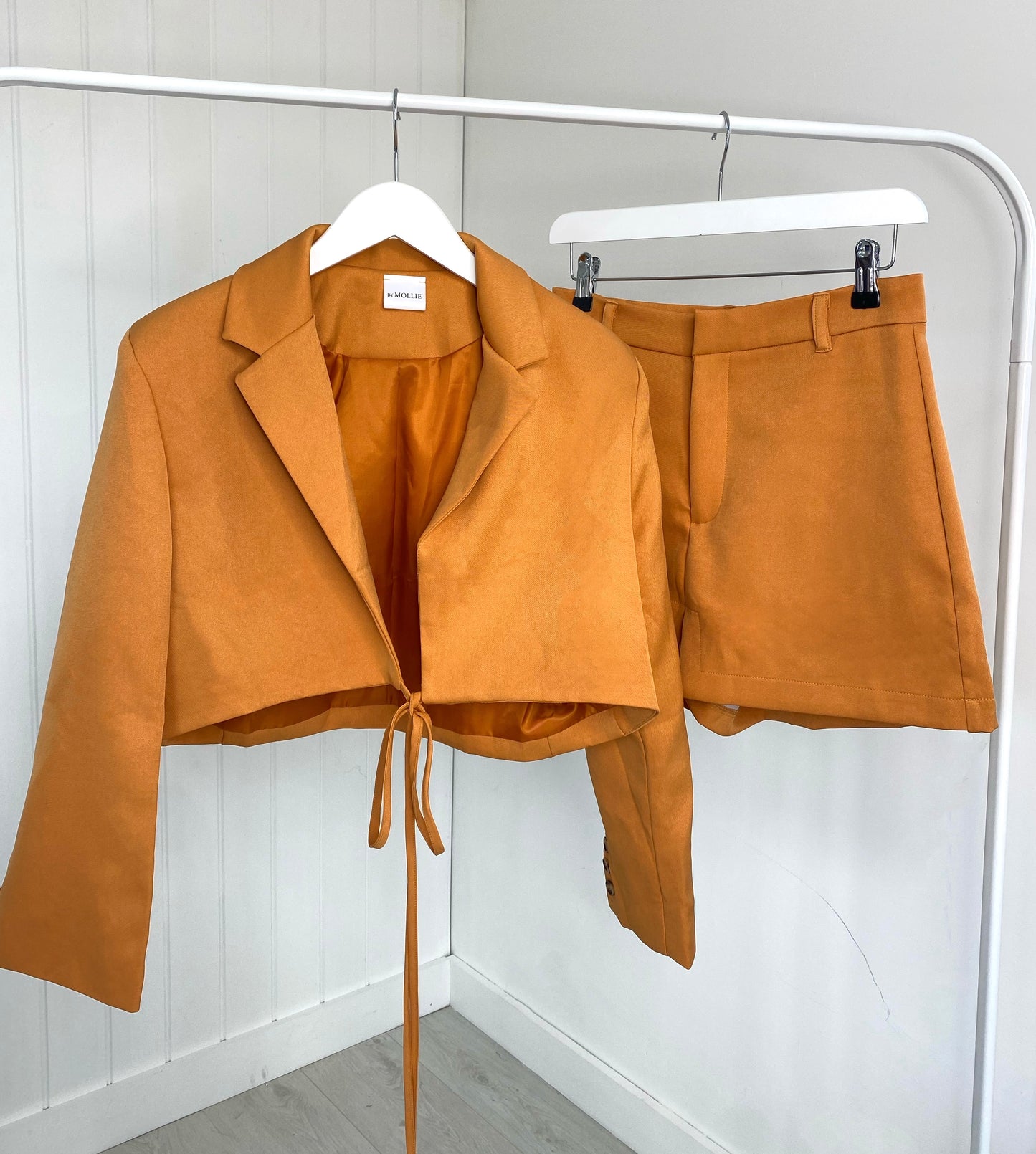 ORANGE HIGH WAIST TAILORED SKORT