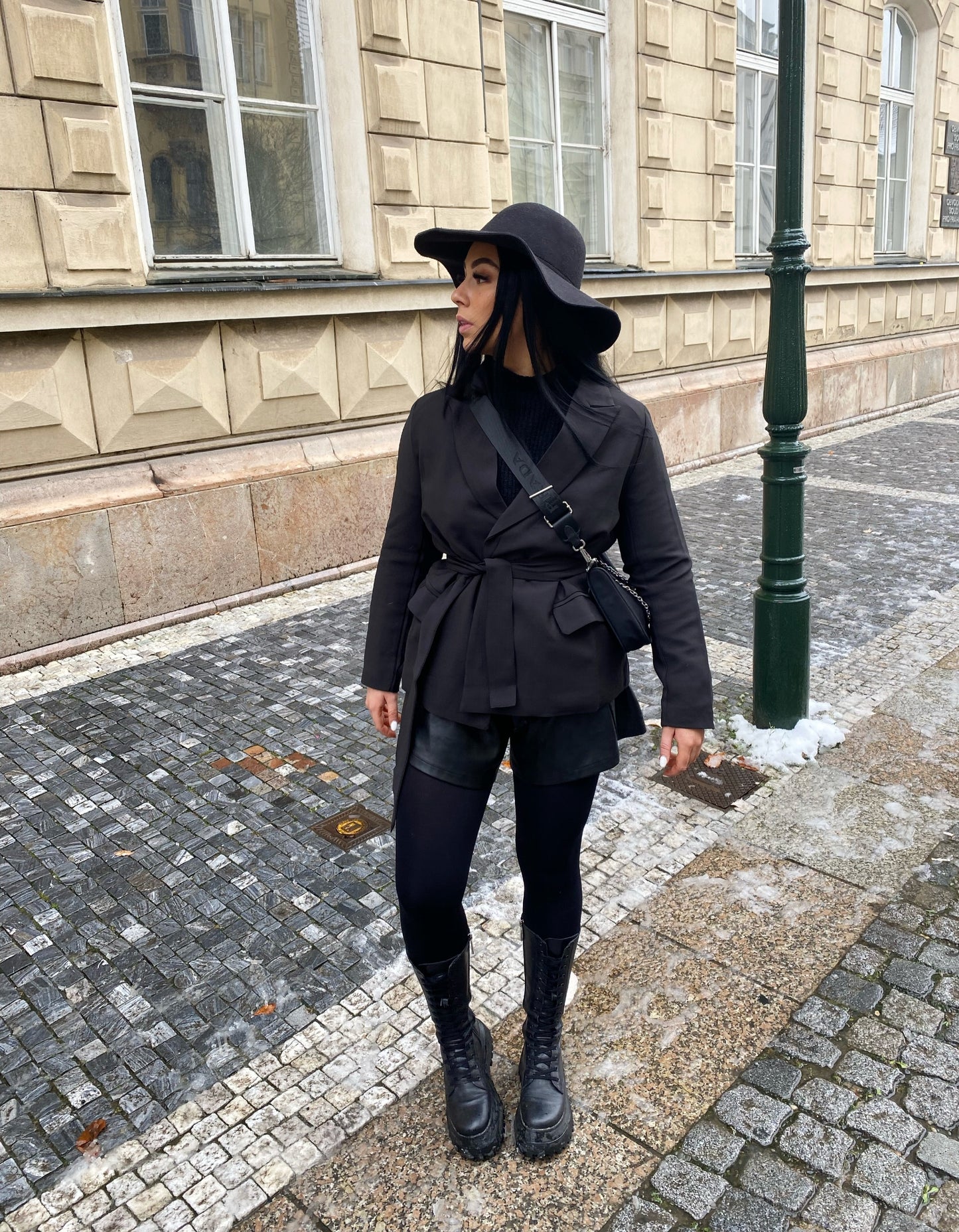 BLACK BELTED BLAZER