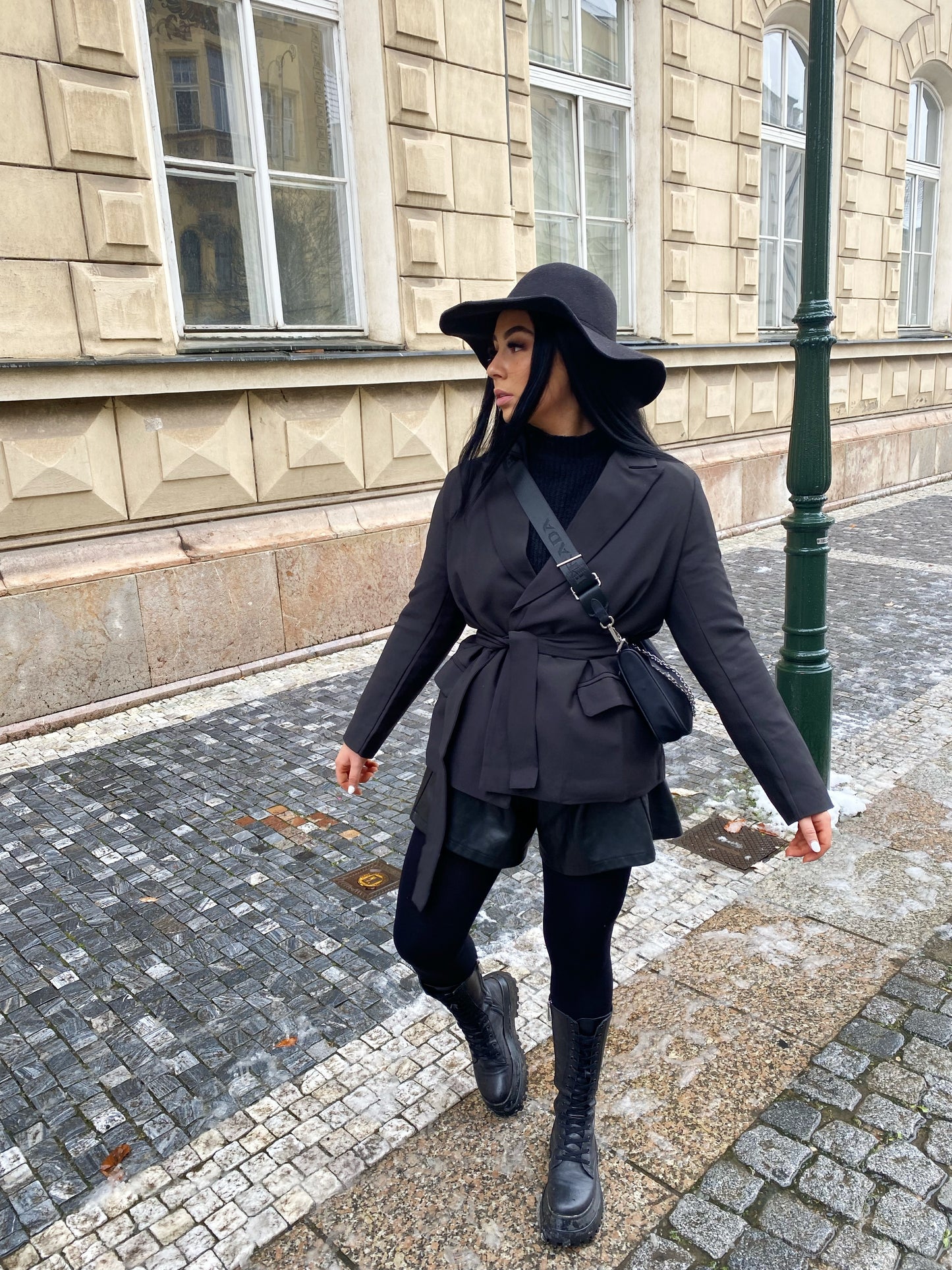 BLACK BELTED BLAZER
